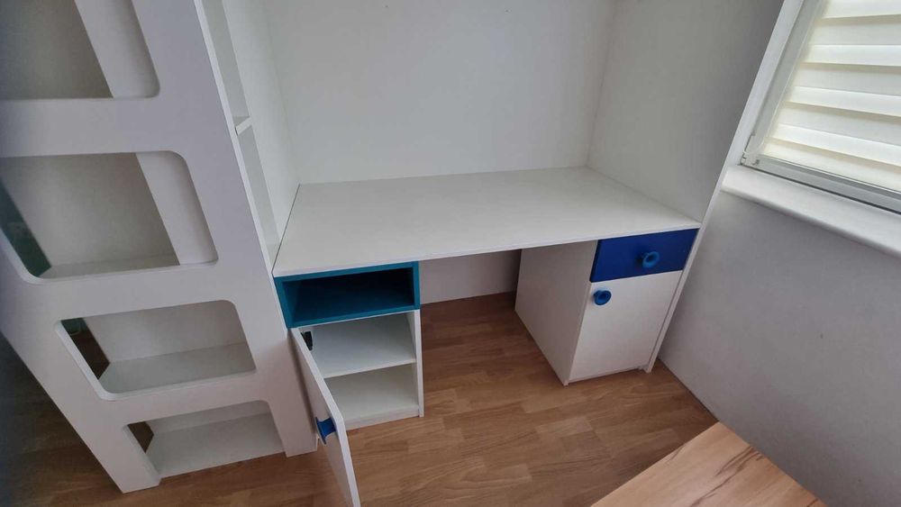 2х Детско легло с вградено бюро и шкаф