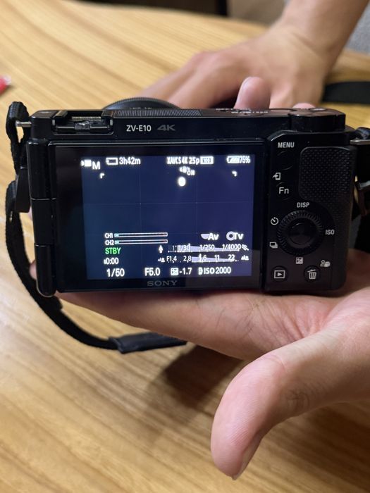 Sony ZV-E10 + Kit объектив 16–50 мм