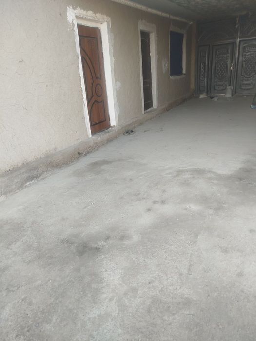 Uy sotiladi 2 uy bir dahliz navbahor dacha