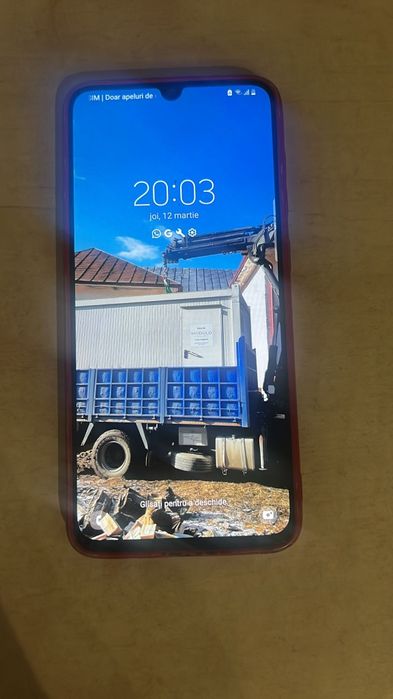 Samsung Galaxy A70 cu husa