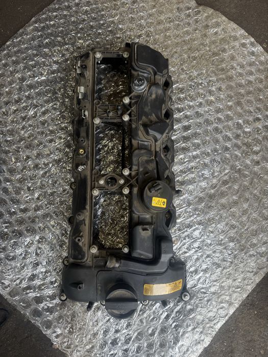 Капак клапани bmw m2 f87 m3 f80 m4 f82 бмв м2 ф87 м3 ф80 м4 капак