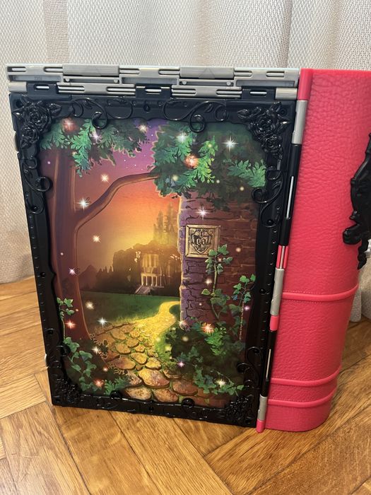 Оригинални от първа  Колекция кукли Ever after high и книжка къща