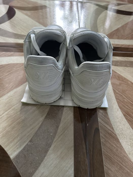 LV Traine Triple White