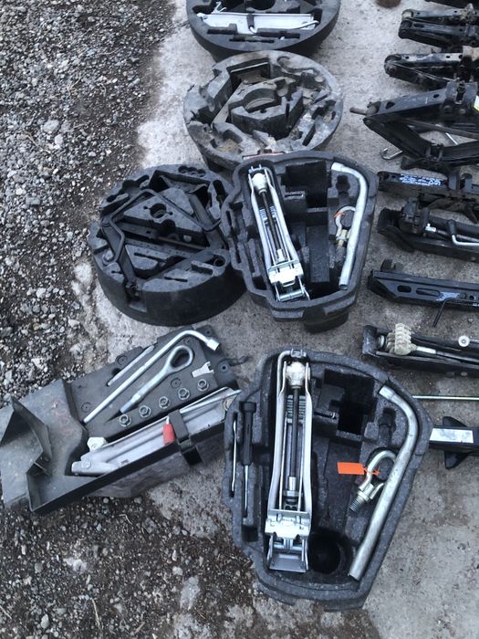 Крик, ключ, кука за автомобили