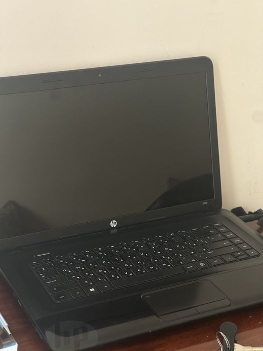 Ноутбук Hp2000/дисковот работает.