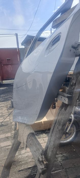 Дверь Рено Сандеро степвэй