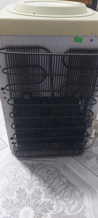 Диспансер, куллер для воды