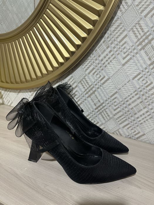 Стильная обувь на 40-41 размеры