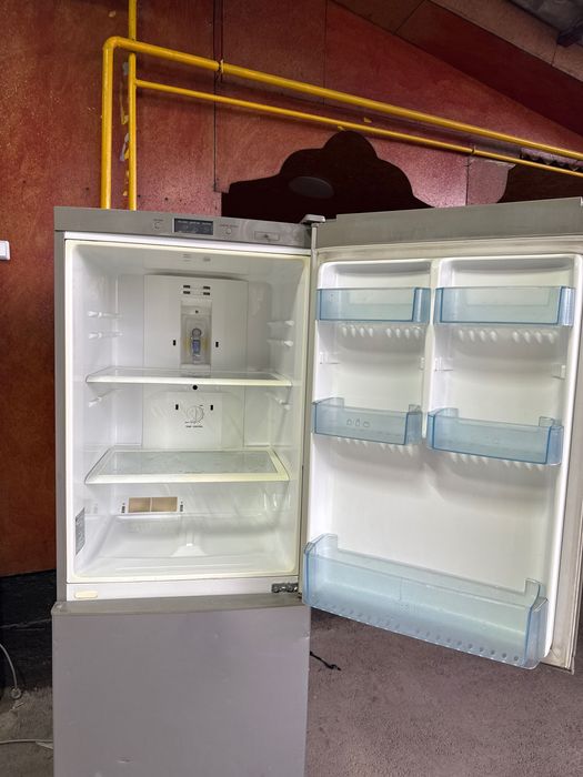 Хороший холодильник для дома продам