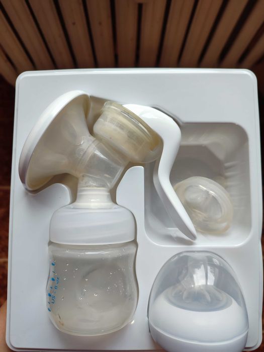 Стерилизатор + ръчна помпа за кърма Philips Avent