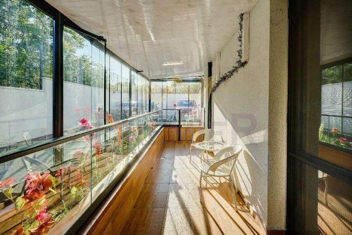 Дава се под наем Тристаен апартамент в Варна, Галата - 150 кв.м за 2500 € - Снимка #9