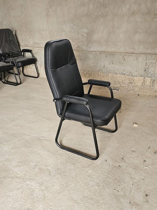 Kreslo ofis va kampyter holalar uchun