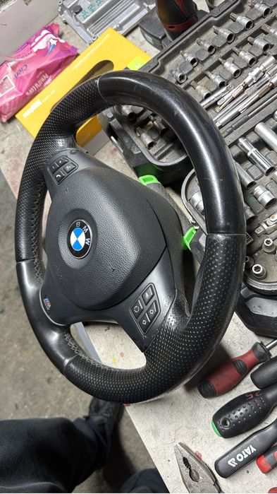 Volan m pachet bmw e90 e91 e92 e93 e87 e81 e82 e88 e84