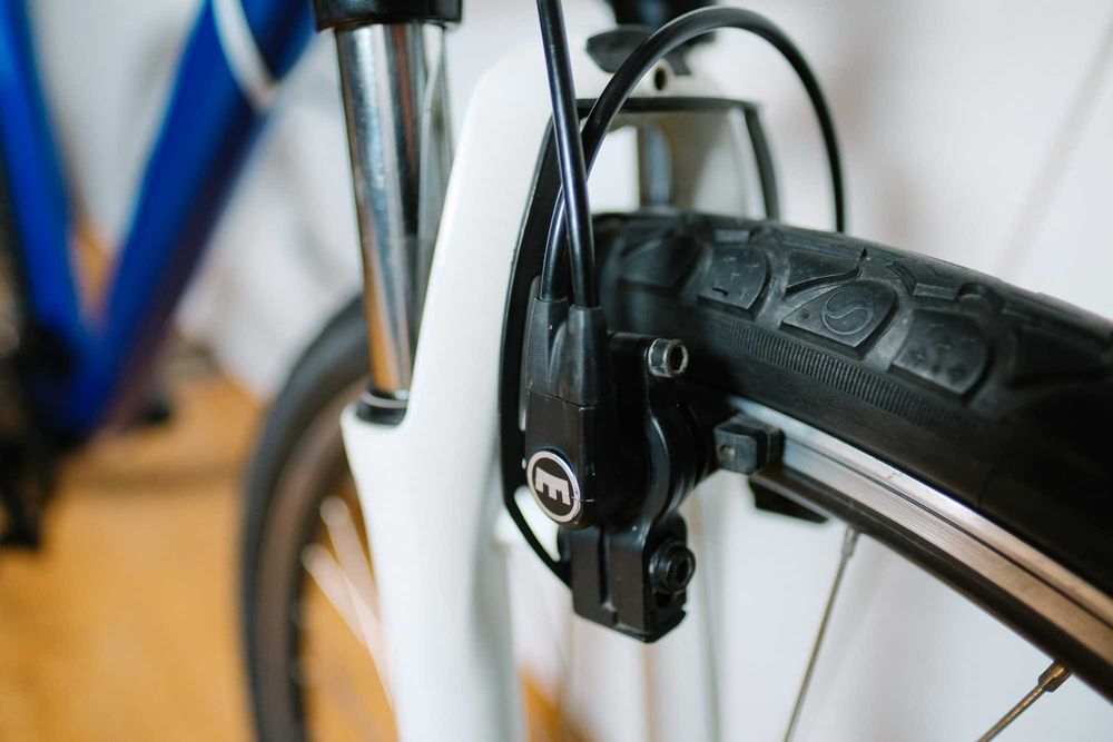 Bicicleta Trekking roti 28, frane hidraulice, echipata shimano. Cross Country