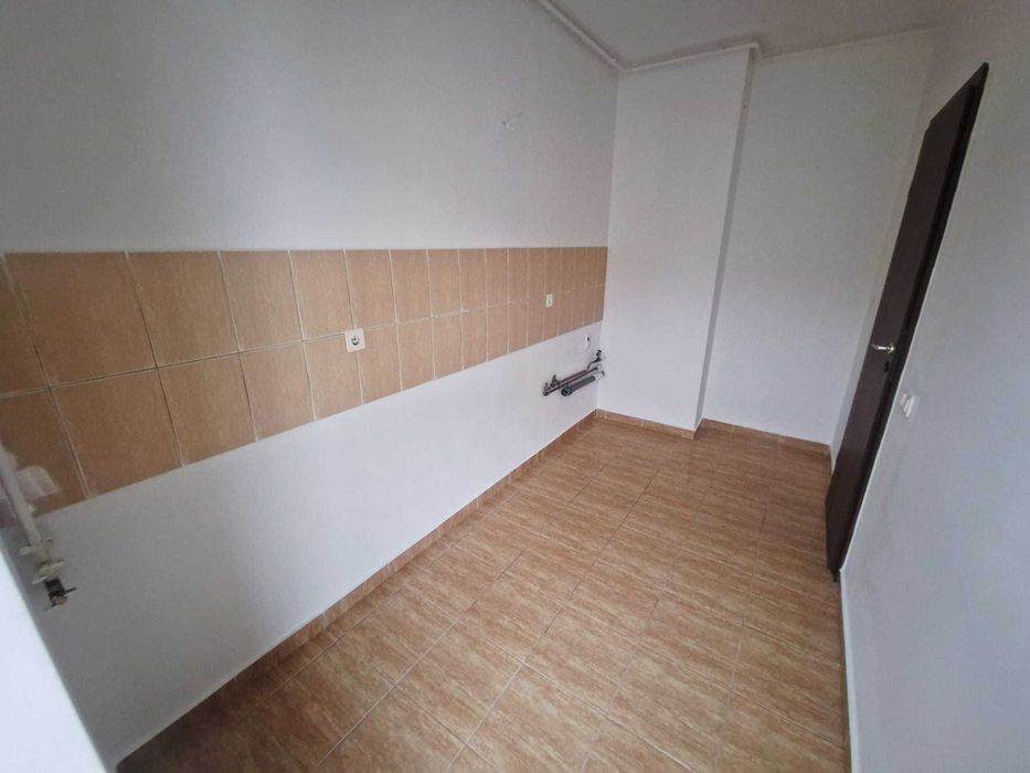 Garsoniera, suprafata 33mp, balcon - Auchan Titan - Rasarit de soare