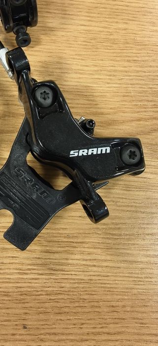 НОВИ ЧЕТИРИБУТАЛНИ SRAM Guide T предна и задна дискови спирачки колело