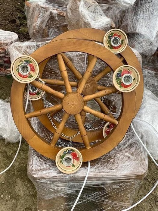 Vând candelabre rustice