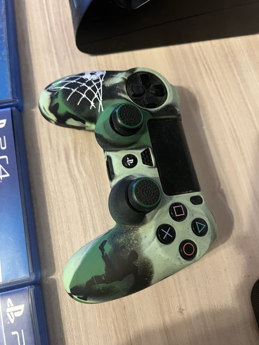 Playstation 4  500 г + 7 игри