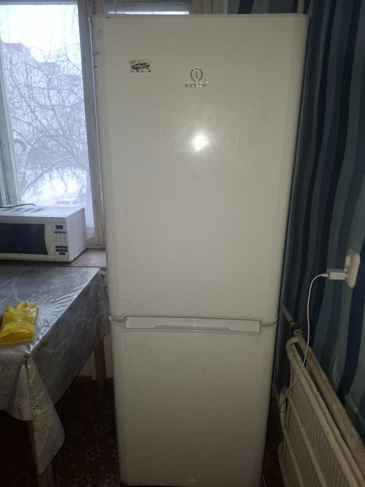Продам холодильник