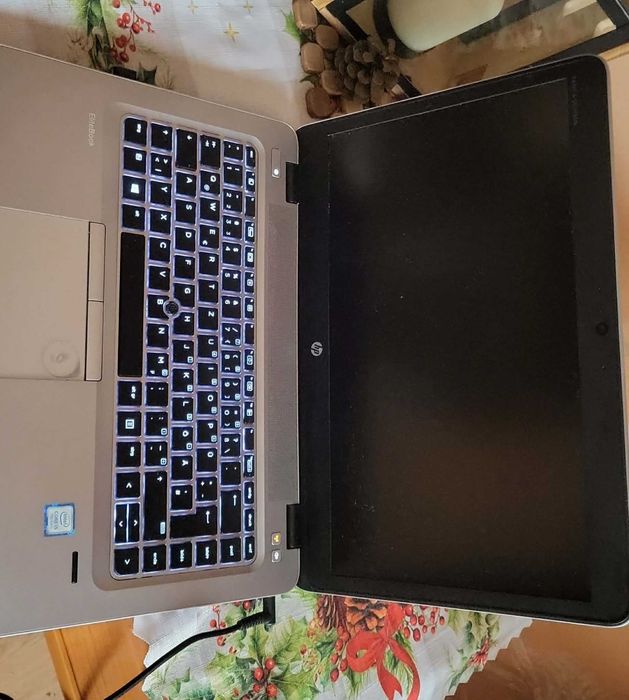 laptop hp in stare ca  nou