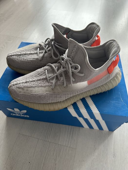 Vand adidasi Yeezy barbatesti originali
