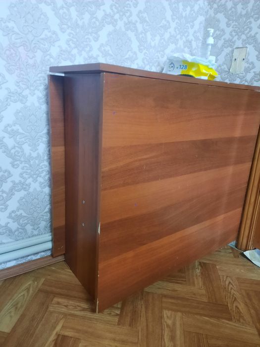 Продам стол в норм.состояние