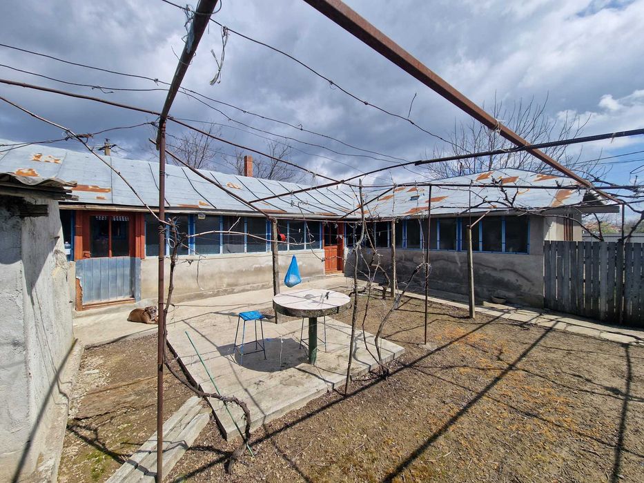 Casa de vanzare 2452 mp Bertestii de jos jud. Braila