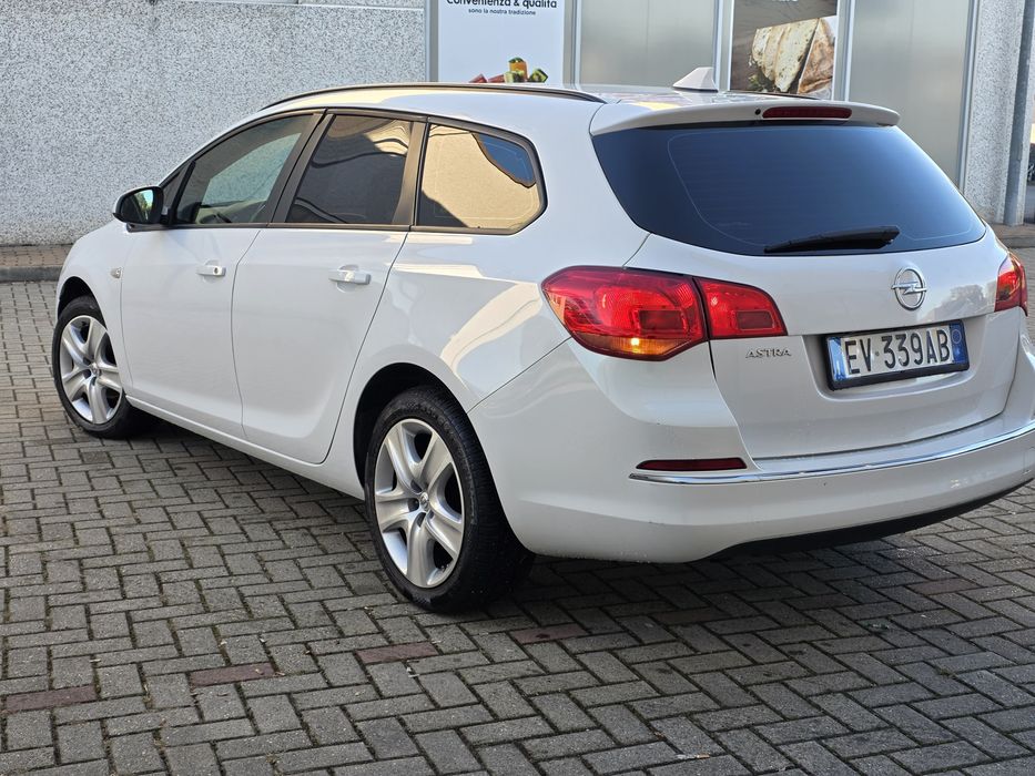 Opel Astra J 1.4 GPL 140cp Navi/Piele/Pilot/A/c