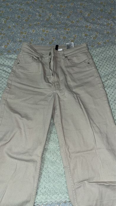 Blugi cu talie inalta