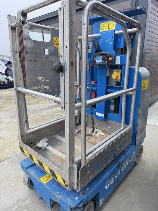 Nacela ingusta  Genie GR-15 electrica