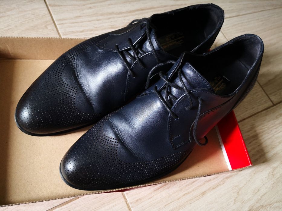 Pantofi eleganți din piele naturala