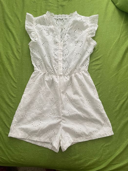 Бял къс гащеризон