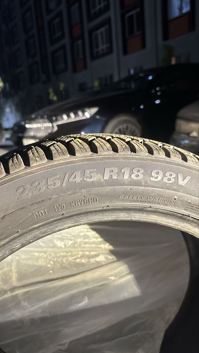 Зимние шины KUMHO 235/45/18 98V