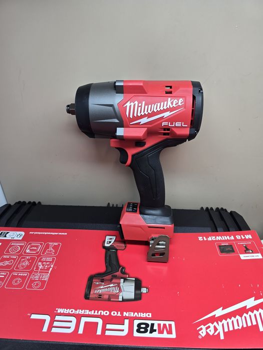 Акумулаторен ударен гайковерт MILWAUKEE M18 FHIW2F12-0X