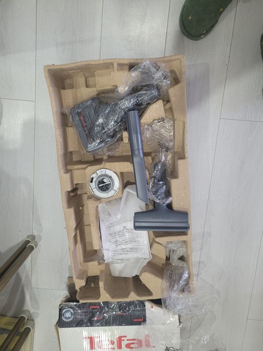 Пылесос б/у но   почти не использовал