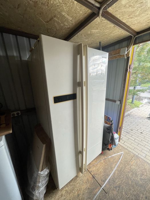 Холодильник Samsung двухдверный