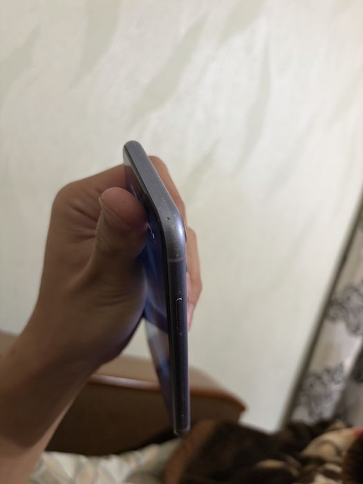 IPhone 11 в хорошем состоянии
