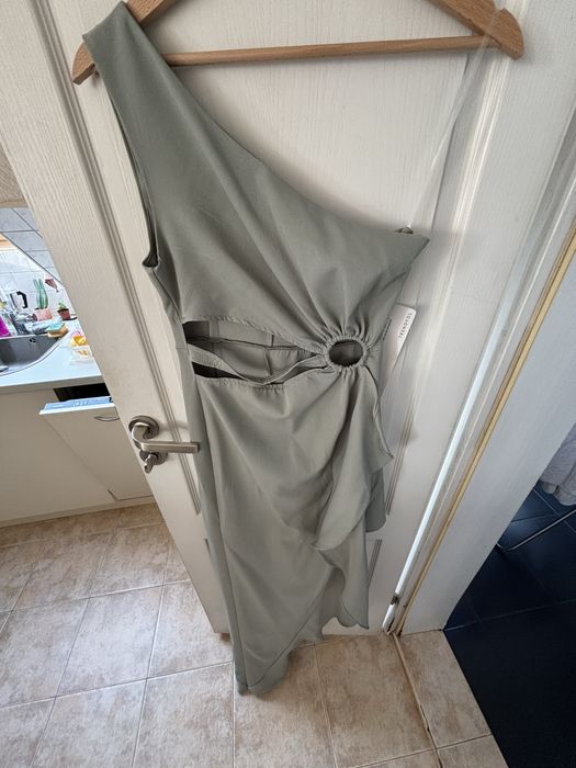 Нова с етикет рокля Trendyol