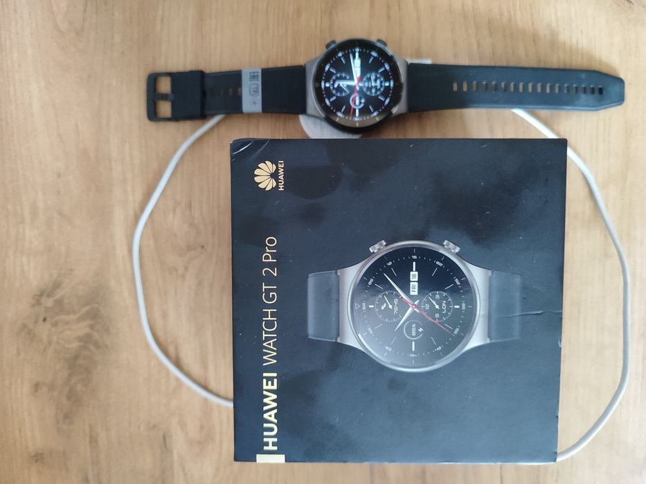 Huawei watch gt2 pro оригинал почти новые.