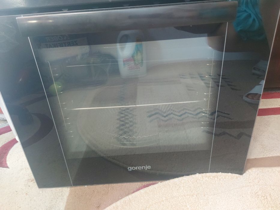 Vând cuptor electric, arată impecabil de bine,este bine intretinut