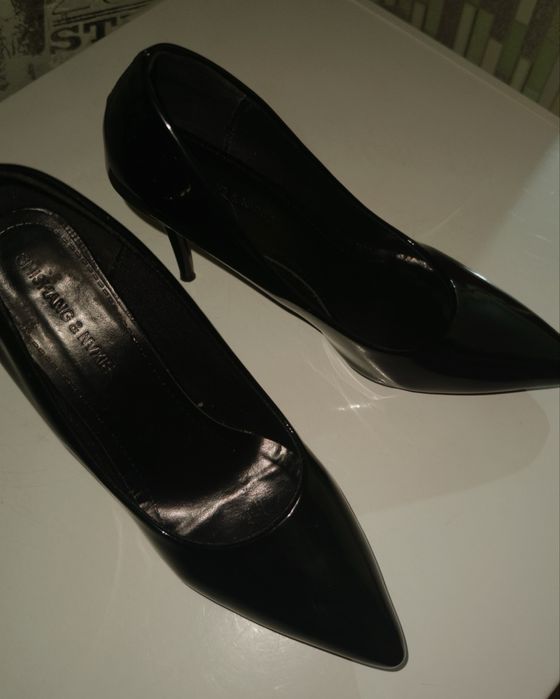 Каблуки черные в отличном состоянии