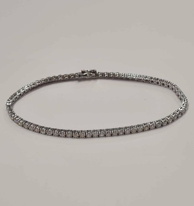 Bratara tennis din aur alb 18K cu diamante naturale, 5.30 ct.