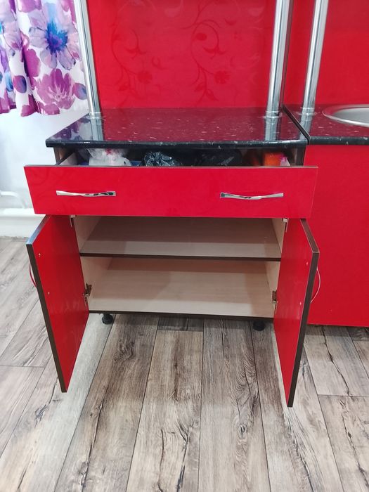 Продам Куханый гарнетур