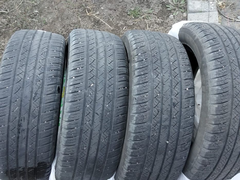 Шины Maxtrek комплект