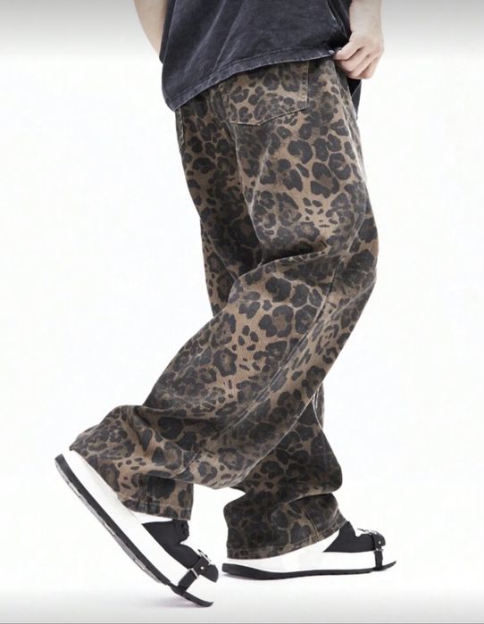 Мъжки дънки с леопардов принт