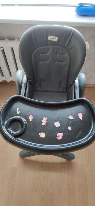 Детский стул для кормления ребенка