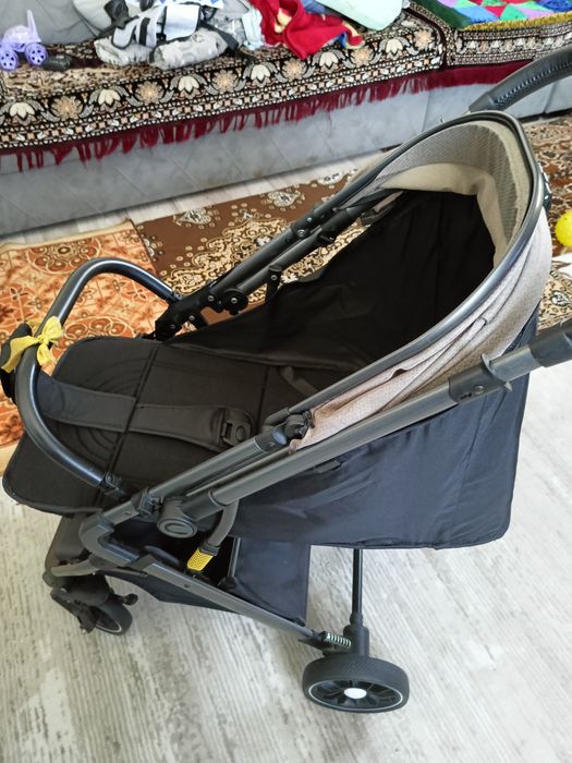 Коляска практичная