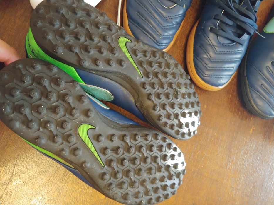 2 perechi Nike Tiempox marime 41 incaltaminte fotbal sintetic