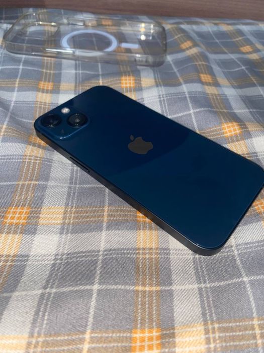 Айфон 13 128гб.