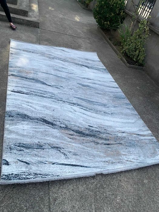 Плюшен килим имитиращ мозайка